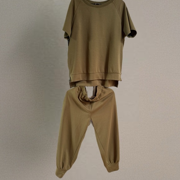 Casual Tan 2 piece lounge set in great condition - Picture 6 of 14